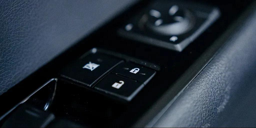 Automatic Door Lock when Moving (Key 3)