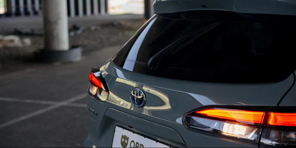 Auto Rear Wiper in Reverse