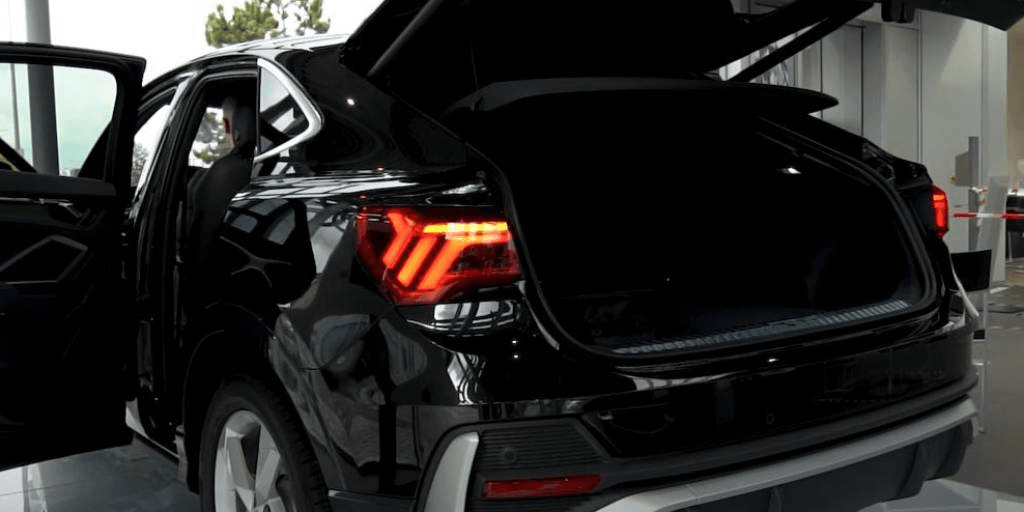 Turn Lights ON when Trunk Open