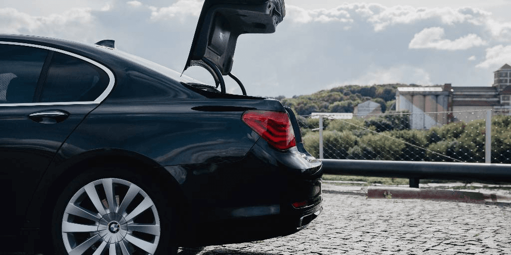 Beeper when Closing Trunk via Interior Button