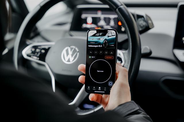 vehicle connected screen